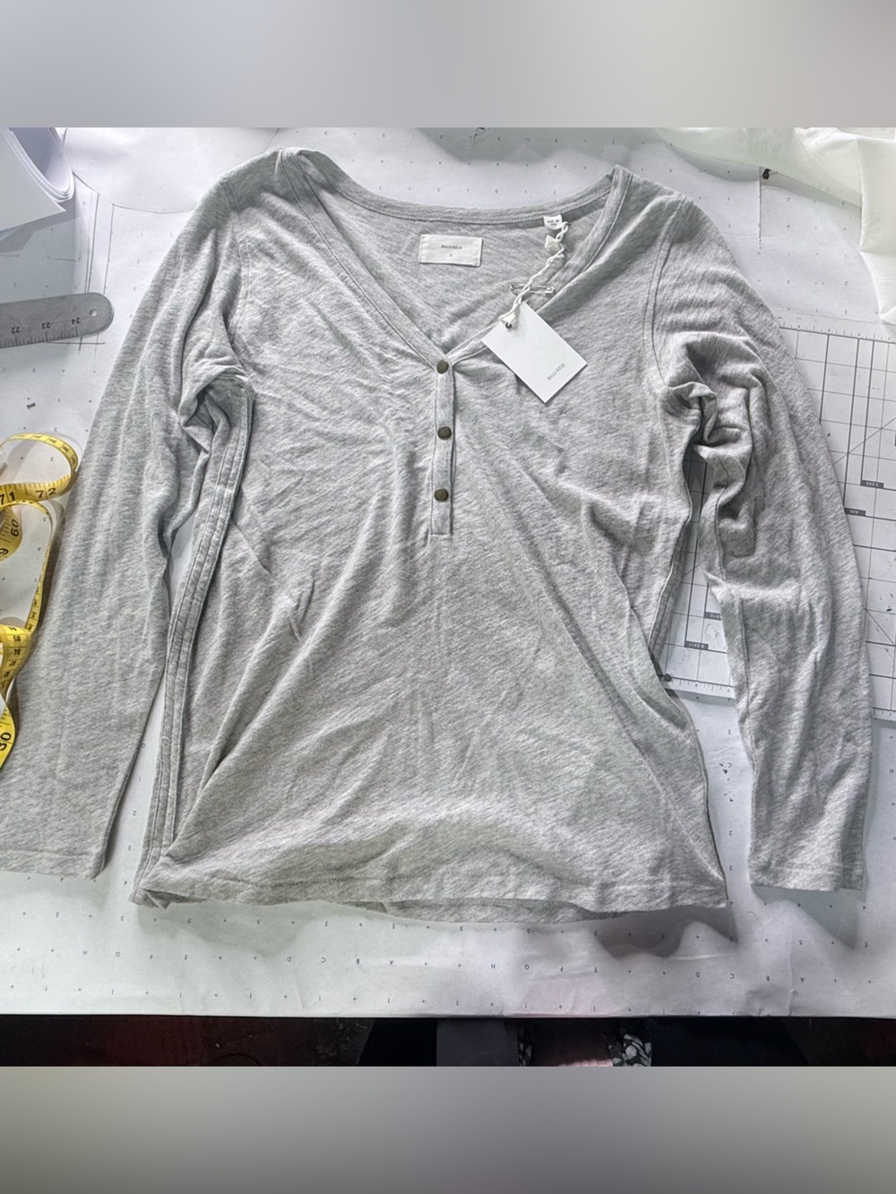 Billy Reid Soft V-Neck Long Sleeve Henley Top - Light Gray